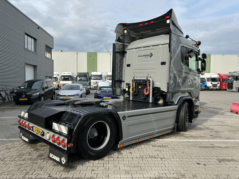 Scania R520 V8 / Showtruck / Buffl Special Interior / Vol Lucht / Retarder - Cap tractor: Foto 2 Scania R520 V8 / Showtruck / Buffl Special Interior / Vol Lucht / Retarder - Cap tractor: Foto 2