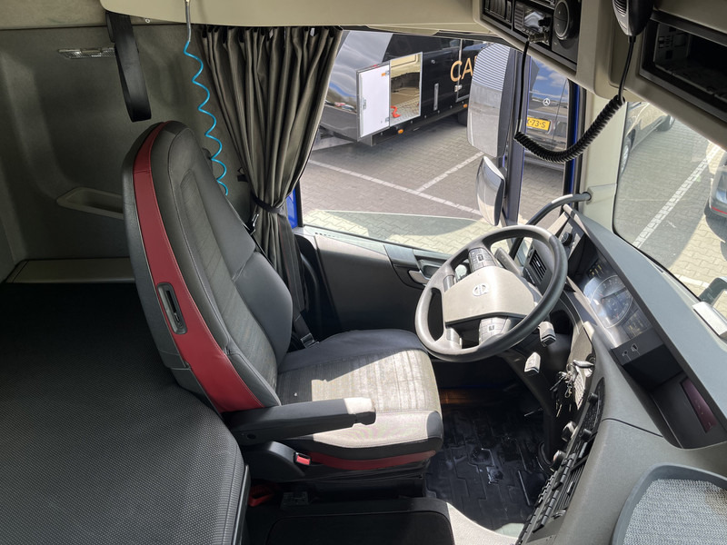 Volvo FH 420 Globetrotter / 939 dkm / 2 Tanks / VEB+ / APK TUV 07-25 - Cap tractor: Foto 3 Volvo FH 420 Globetrotter / 939 dkm / 2 Tanks / VEB+ / APK TUV 07-25 - Cap tractor: Foto 3