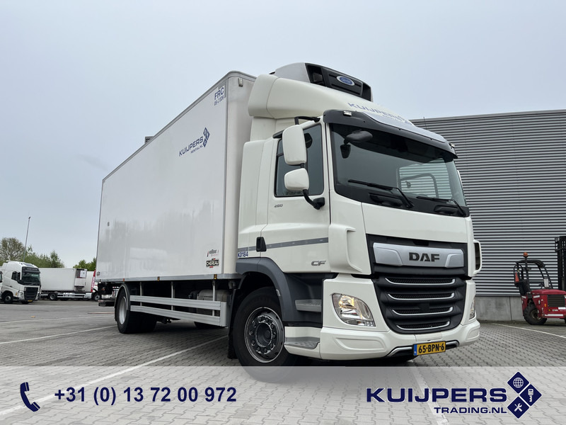 DAF CF 260 FA / Carrier Koeler - 30 gr / Chereau Frigobox / Laadklep 2000 kg - Camion frigider: Foto 1 DAF CF 260 FA / Carrier Koeler - 30 gr / Chereau Frigobox / Laadklep 2000 kg - Camion frigider: Foto 1