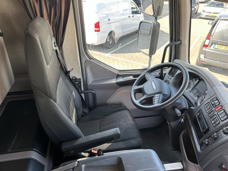 DAF LF 320 FA / Effer 175.2/c3s Crane / 363 dkm / Plateau - Camion cu macara: Foto 3 DAF LF 320 FA / Effer 175.2/c3s Crane / 363 dkm / Plateau - Camion cu macara: Foto 3