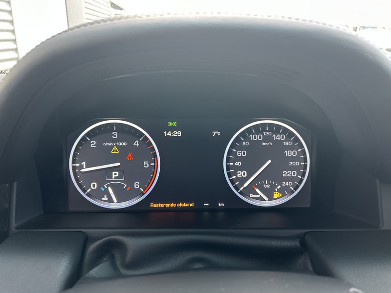 Land Rover Range Rover Vogue TD V8 / 2 Seats / Leder / APK TUV 05-26 - Autoutilitară compactă: Foto 5 Land Rover Range Rover Vogue TD V8 / 2 Seats / Leder / APK TUV 05-26 - Autoutilitară compactă: Foto 5