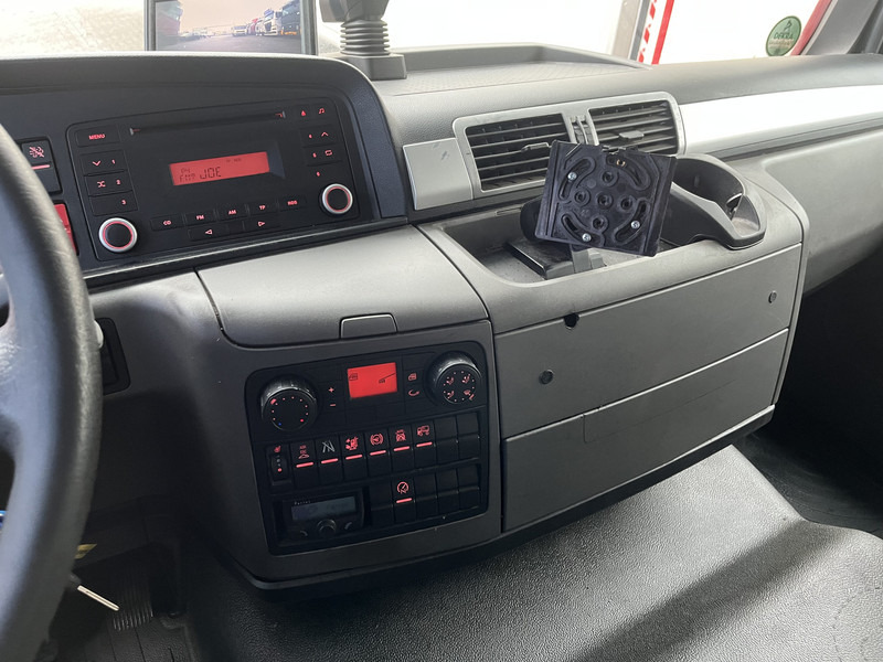 MAN TGM 18.250 Euro 6 / 18 Ton / 639 dkm / Box / Loadlift / APK TUV 12-25 - Camion furgon: Foto 5 MAN TGM 18.250 Euro 6 / 18 Ton / 639 dkm / Box / Loadlift / APK TUV 12-25 - Camion furgon: Foto 5