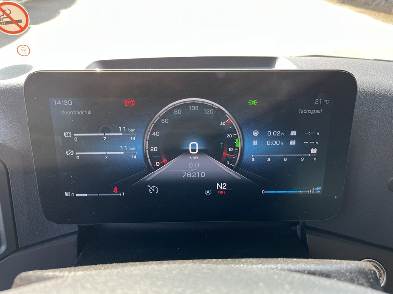 Mercedes-Benz Actros 2124 / 2023 / 18 Ton / Box / Laadklep - Camion furgon: Foto 4 Mercedes-Benz Actros 2124 / 2023 / 18 Ton / Box / Laadklep - Camion furgon: Foto 4