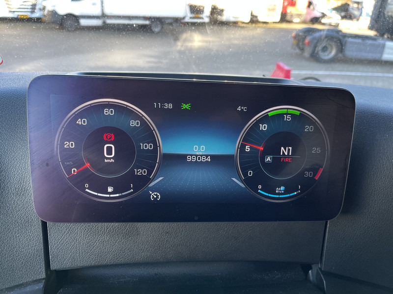 Mercedes-Benz Actros 2124 / Box 7.5 mtr / Laadklep 2000 kg / APK TUV 05-25 - Camion furgon: Foto 4 Mercedes-Benz Actros 2124 / Box 7.5 mtr / Laadklep 2000 kg / APK TUV 05-25 - Camion furgon: Foto 4