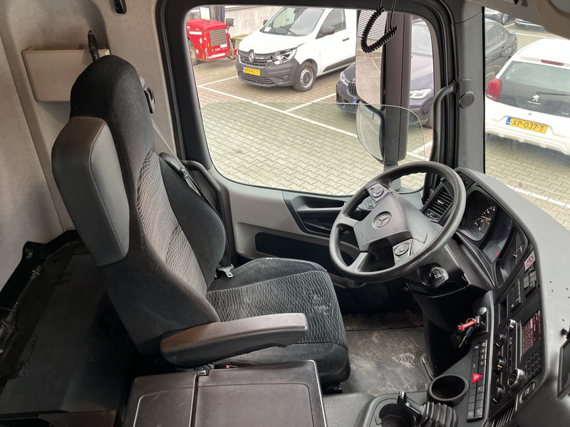 Mercedes-Benz Antos 1824 / 729 dkm / Box 8.3 mtr / Loadlift - Camion furgon: Foto 3 Mercedes-Benz Antos 1824 / 729 dkm / Box 8.3 mtr / Loadlift - Camion furgon: Foto 3