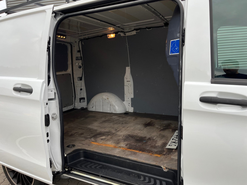 Mercedes-Benz Vito 111 CDI Lang / Business Professional Plus / / Imperial / Towbar - Autoutilitară compactă: Foto 4 Mercedes-Benz Vito 111 CDI Lang / Business Professional Plus / / Imperial / Towbar - Autoutilitară compactă: Foto 4