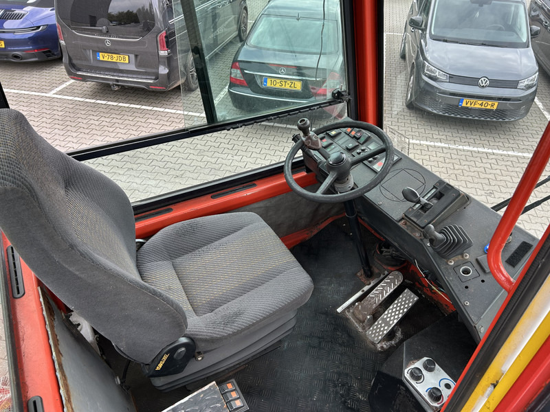 Terberg YT 180 / BDF Umsetzer / Wechselhubwagen / Terminal Truck / Mercedes Motor - Camion transport containere/ Swap body: Foto 3 Terberg YT 180 / BDF Umsetzer / Wechselhubwagen / Terminal Truck / Mercedes Motor - Camion transport containere/ Swap body: Foto 3