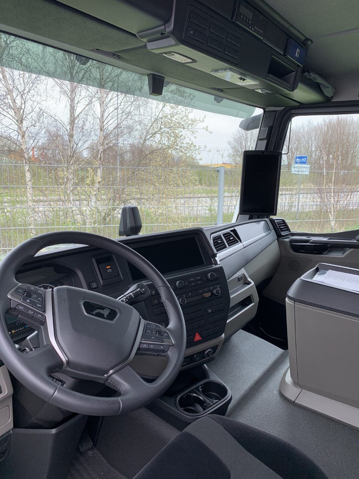 TGM 18.290 4×2 LL Skåp Öppningsbar sida - Camion furgon: Foto 3 TGM 18.290 4×2 LL Skåp Öppningsbar sida - Camion furgon: Foto 3