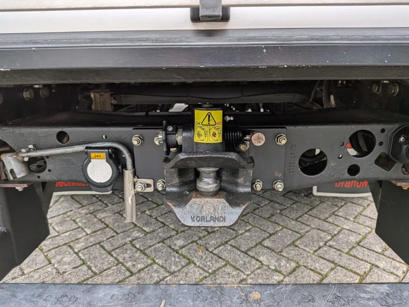 Mercedes-Benz - Autospeciala de stins incendii: Foto 5 Mercedes-Benz - Autospeciala de stins incendii: Foto 5