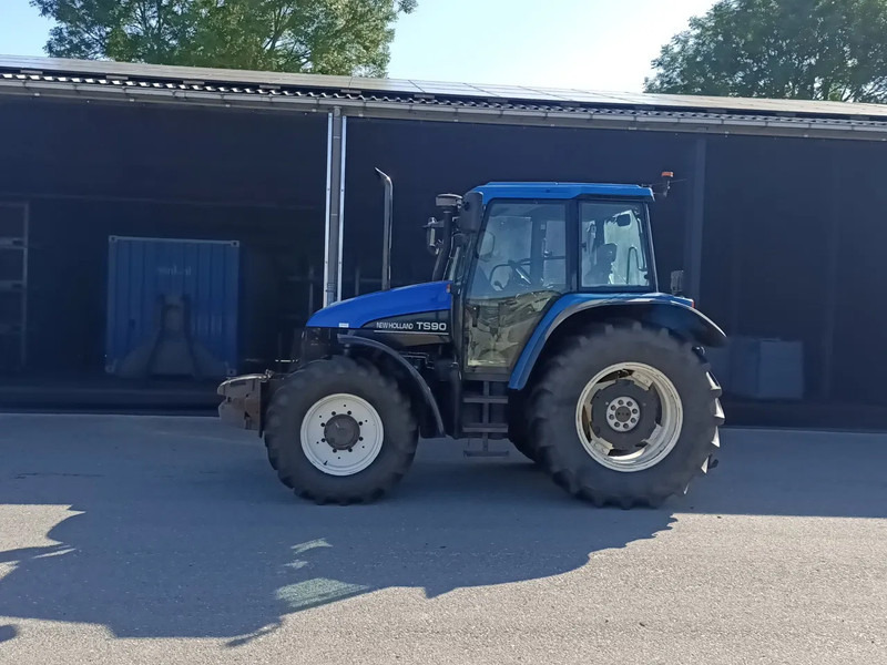 New Holland TS90 TS90 - Tractor agricol: Foto 2 New Holland TS90 TS90 - Tractor agricol: Foto 2