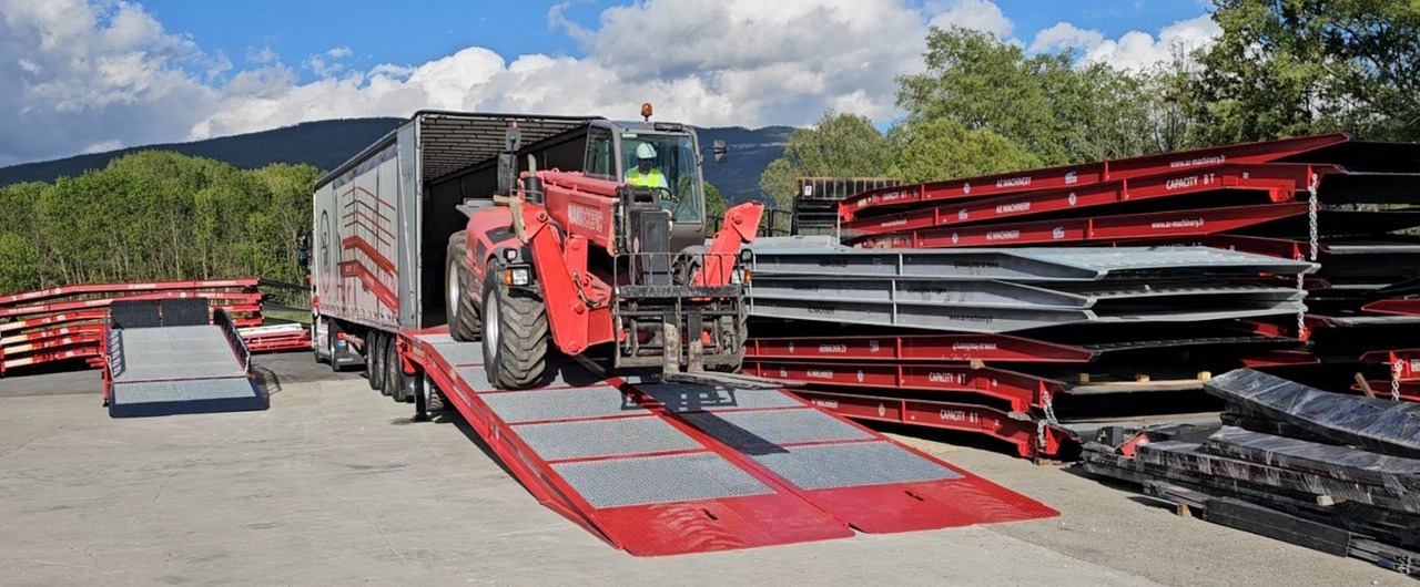 Large Mobile dock ramp, uncouplable AZ RAMP - KING VERSION, BIG FOOT LLO 15 T - Rampă de încărcare: Foto 2 Large Mobile dock ramp, uncouplable AZ RAMP - KING VERSION, BIG FOOT LLO 15 T - Rampă de încărcare: Foto 2