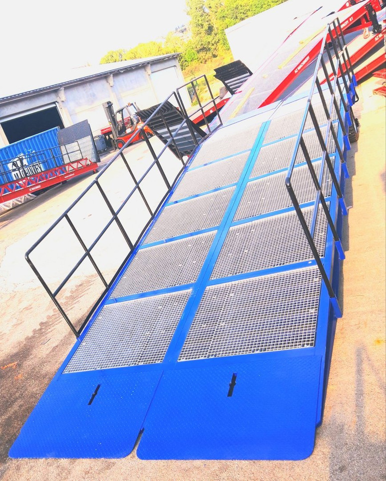 **RENTAL**Wide Mobile dock ramp, uncouplable AZ RAMP BIG FOOT LLO 20 T - Rampă de încărcare: Foto 3 **RENTAL**Wide Mobile dock ramp, uncouplable AZ RAMP BIG FOOT LLO 20 T - Rampă de încărcare: Foto 3