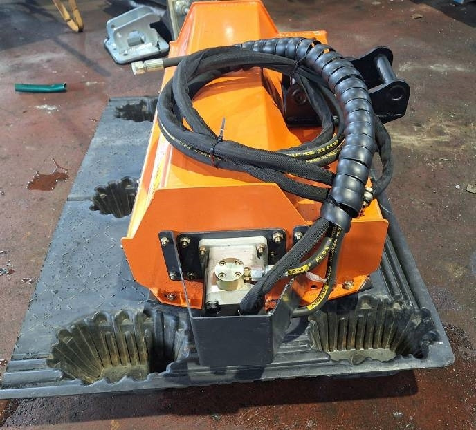 AM80 Piennarmurskain - Tocător cu braţ: Foto 5 AM80 Piennarmurskain - Tocător cu braţ: Foto 5