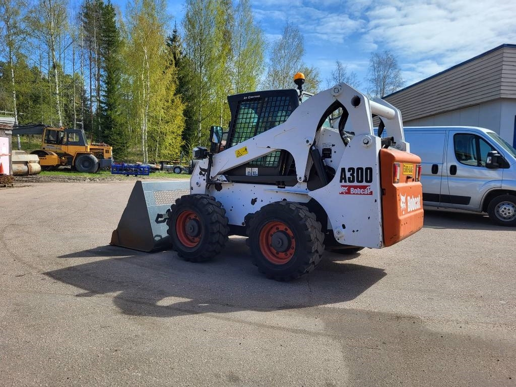 Bobcat A 300 - Mini încărcător: Foto 1 Bobcat A 300 - Mini încărcător: Foto 1