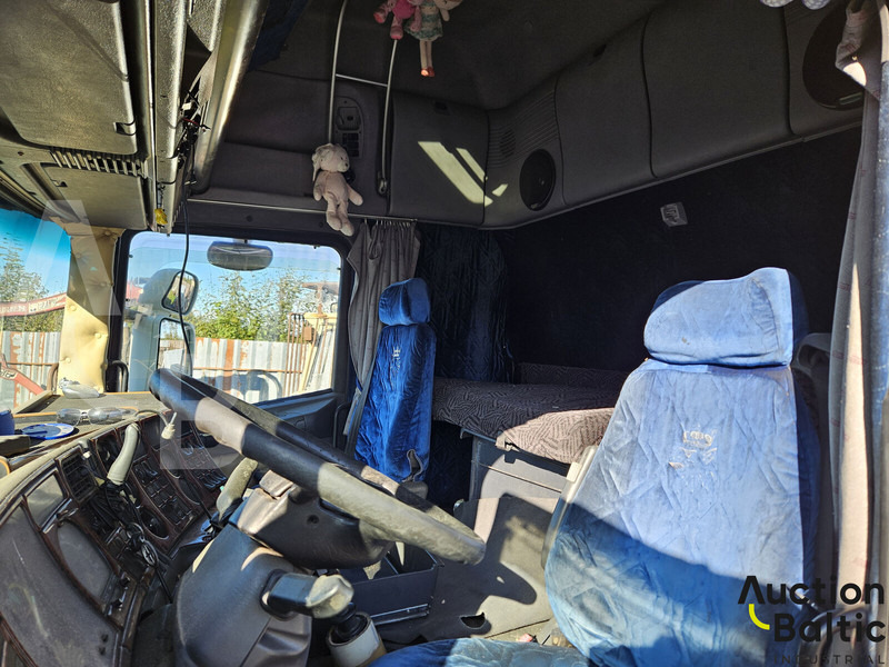 Scania R 114 LA - Cap tractor: Foto 5 Scania R 114 LA - Cap tractor: Foto 5