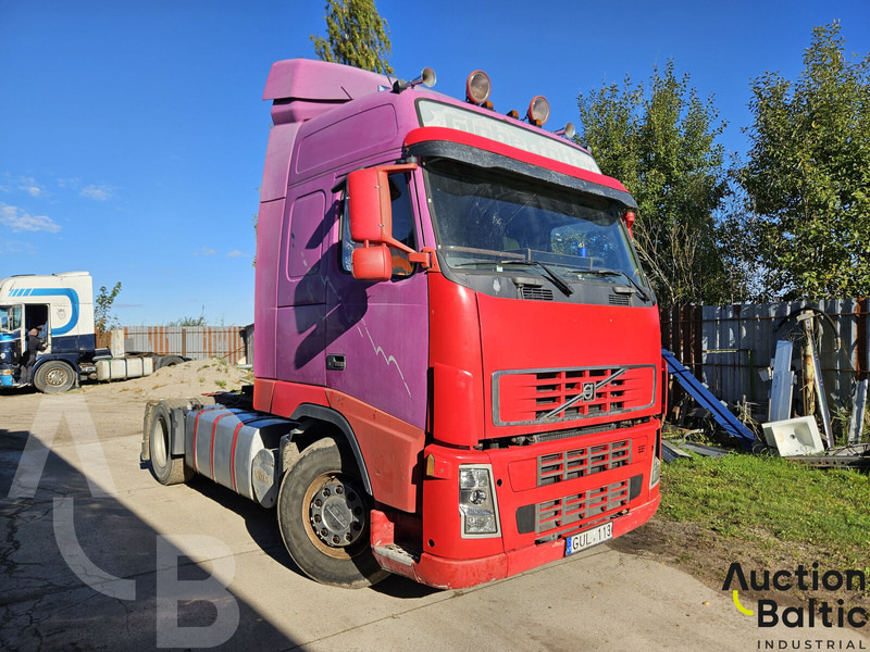 Volvo FH12 - Cap tractor: Foto 2 Volvo FH12 - Cap tractor: Foto 2