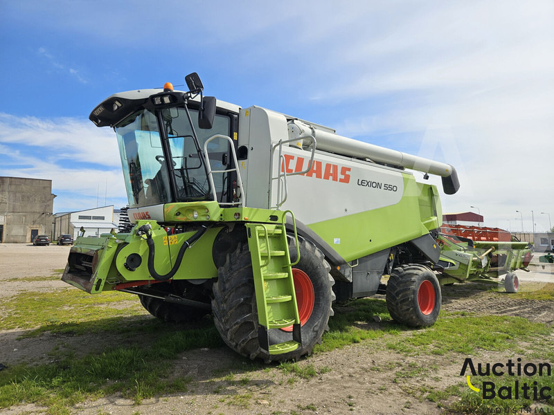 Claas Lexion 550 - Combină de recoltat cereale: Foto 2 Claas Lexion 550 - Combină de recoltat cereale: Foto 2