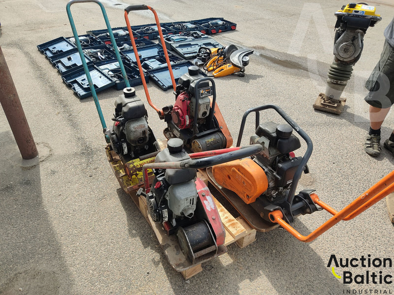 Dynapac LF45, Ammann AVP1033 & 2 Belle - Placă compactoare: Foto 3 Dynapac LF45, Ammann AVP1033 & 2 Belle - Placă compactoare: Foto 3