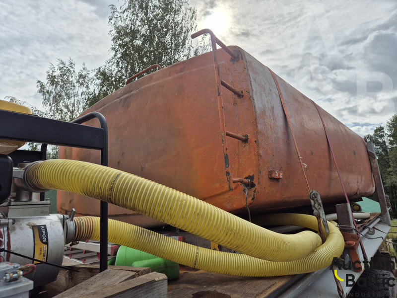 Camion cisternă Iveco 260-34: Foto 11