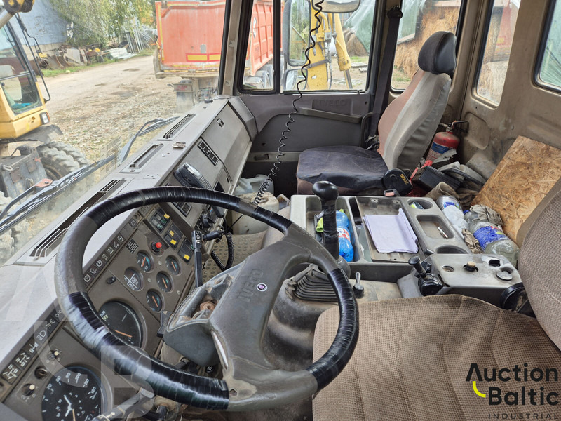 Camion cisternă Iveco 260-34: Foto 6