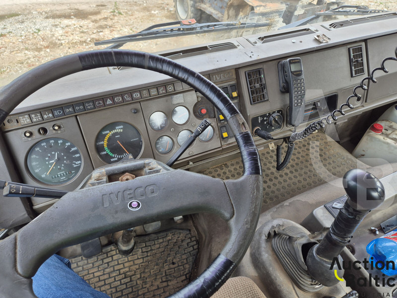 Camion cisternă Iveco 260-34: Foto 7