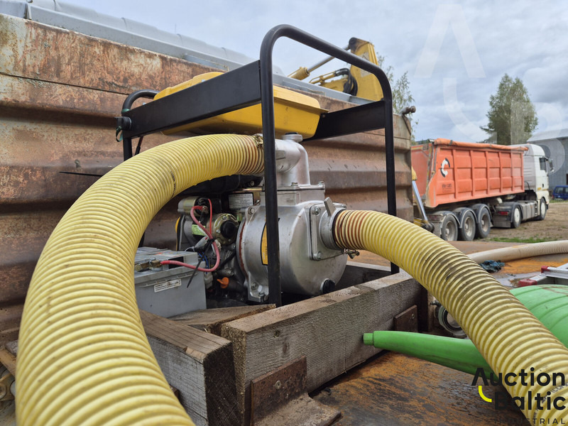 Camion cisternă Iveco 260-34: Foto 12