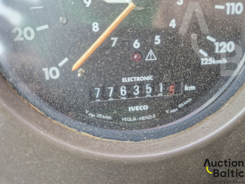 Camion cisternă Iveco 260-34: Foto 8