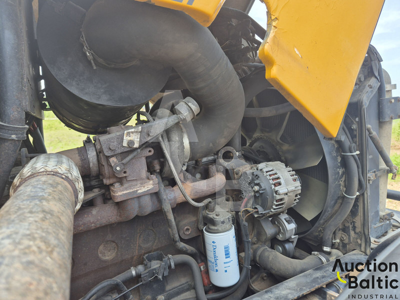 Tractor agricol JCB Fastrac 3220: Foto 12