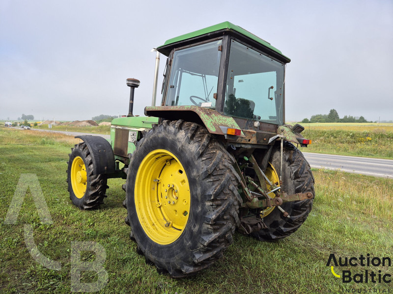 John Deere MFWD - Tractor agricol: Foto 4 John Deere MFWD - Tractor agricol: Foto 4