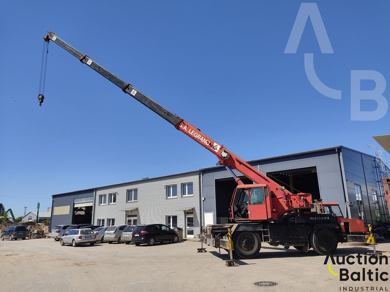 Liebherr LTM 1025 - Macara tot teren: Foto 1 Liebherr LTM 1025 - Macara tot teren: Foto 1