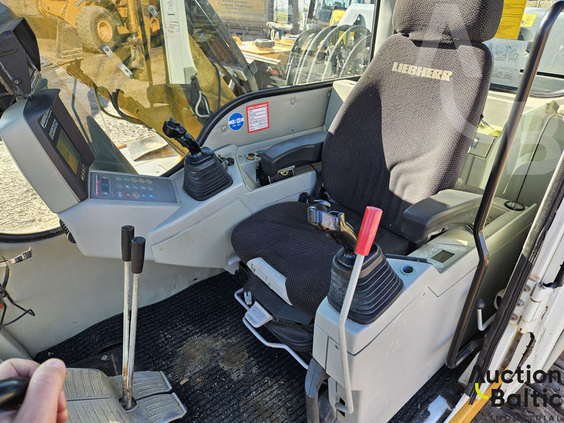 Liebherr R 900 C Litronic - Excavator pe şenile: Foto 5 Liebherr R 900 C Litronic - Excavator pe şenile: Foto 5