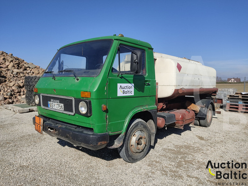 MAN 8.136 - Camion cisternă: Foto 1 MAN 8.136 - Camion cisternă: Foto 1