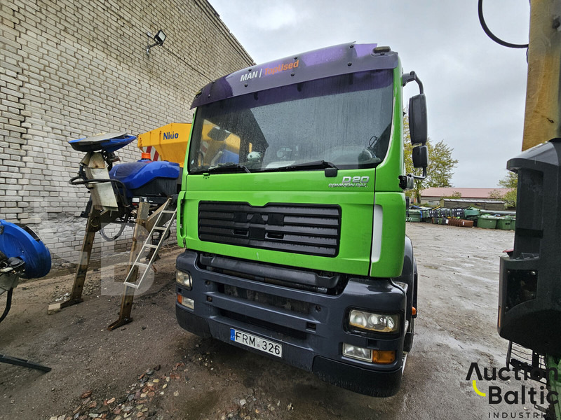 MAN TGA26.350 - Camion basculantă: Foto 2 MAN TGA26.350 - Camion basculantă: Foto 2