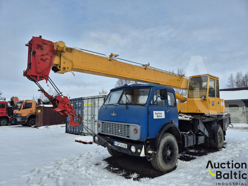 Maz 5334 - Macara montată: Foto 2 Maz 5334 - Macara montată: Foto 2