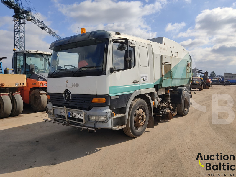 Mercedes-Benz 1517 - Măturătoare stradală: Foto 1 Mercedes-Benz 1517 - Măturătoare stradală: Foto 1