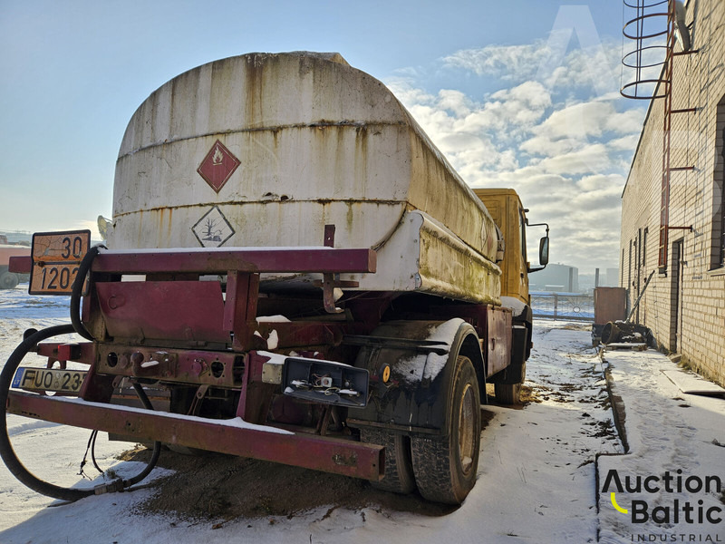 Mercedes-Benz 814 - Camion cisternă: Foto 5 Mercedes-Benz 814 - Camion cisternă: Foto 5