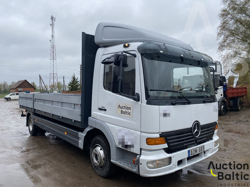 Mercedes-Benz 815 - Camion platformă: Foto 2 Mercedes-Benz 815 - Camion platformă: Foto 2