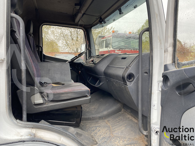 Camion platformă Mercedes-Benz 815: Foto 8 Camion platformă Mercedes-Benz 815: Foto 8