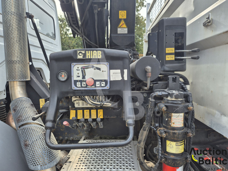 Camion basculantă Mercedes-Benz Axor 2633: Foto 11