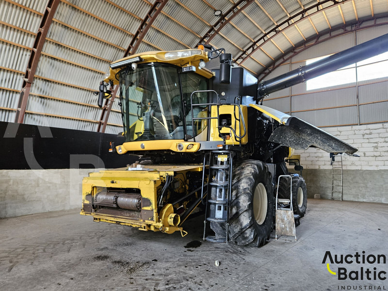 New Holland CR 9080 - Combină de recoltat cereale: Foto 1 New Holland CR 9080 - Combină de recoltat cereale: Foto 1