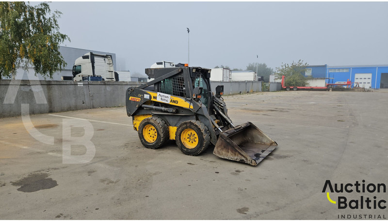 New Holland LS 160 - Mini încărcător: Foto 2 New Holland LS 160 - Mini încărcător: Foto 2