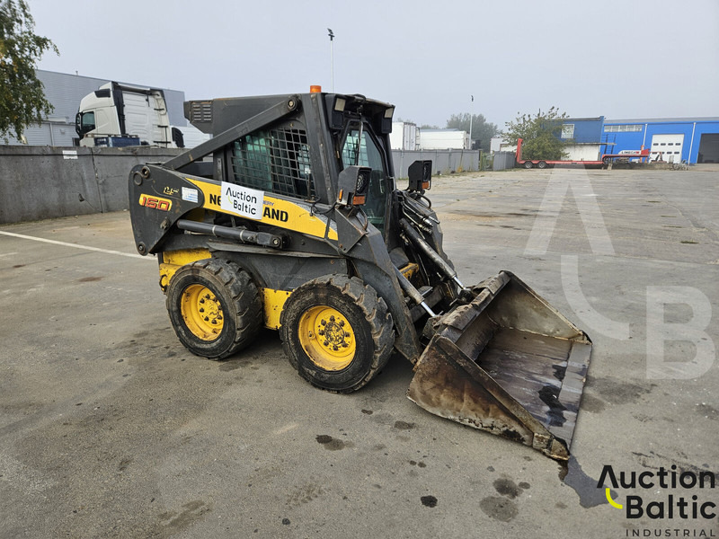 New Holland LS 160 - Mini încărcător: Foto 1 New Holland LS 160 - Mini încărcător: Foto 1