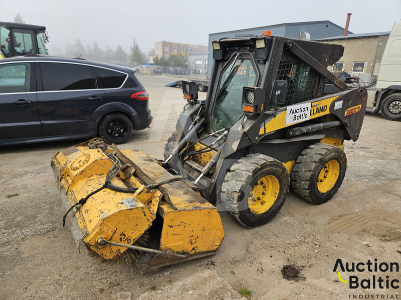 New Holland LS 160 - Mini încărcător: Foto 4 New Holland LS 160 - Mini încărcător: Foto 4