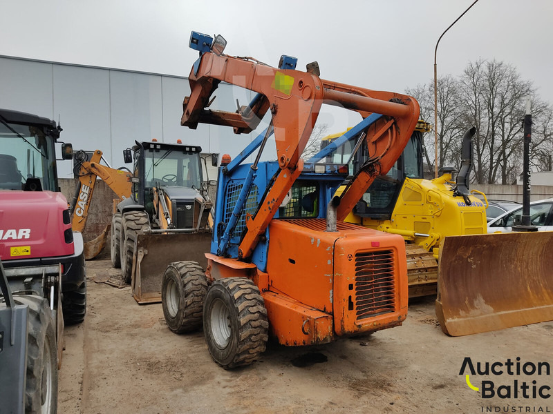 New Holland LS 185 B - Mini încărcător: Foto 3 New Holland LS 185 B - Mini încărcător: Foto 3