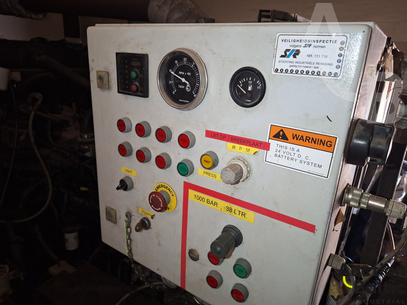 Renault Midlum 180.08 - Maşină pentru vidanjări: Foto 5 Renault Midlum 180.08 - Maşină pentru vidanjări: Foto 5