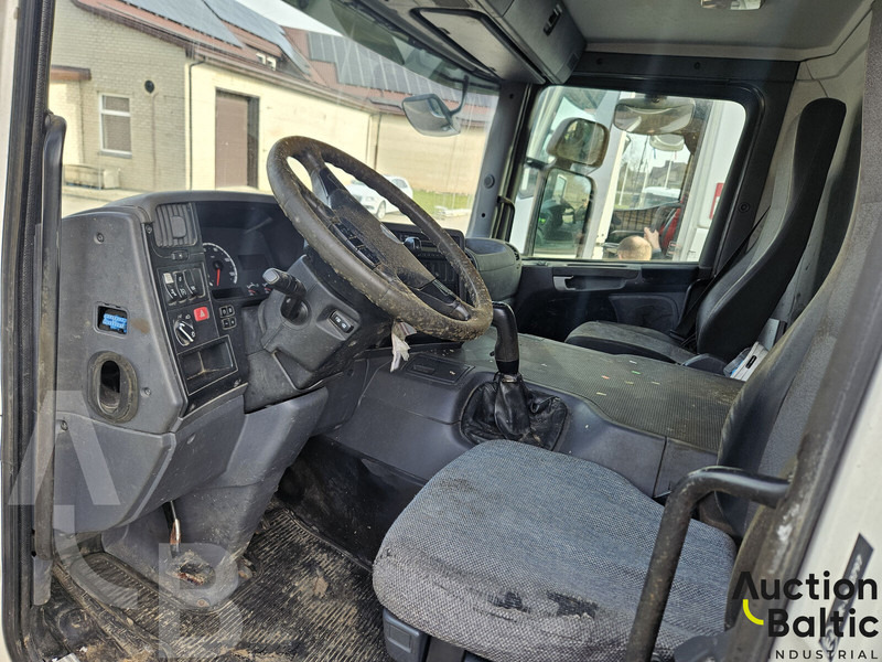 Scania P 230 - Camion cisternă: Foto 5 Scania P 230 - Camion cisternă: Foto 5