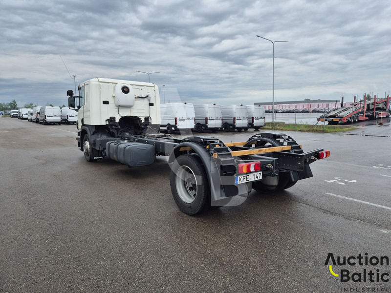 Scania P 450 - Camion şasiu: Foto 4 Scania P 450 - Camion şasiu: Foto 4