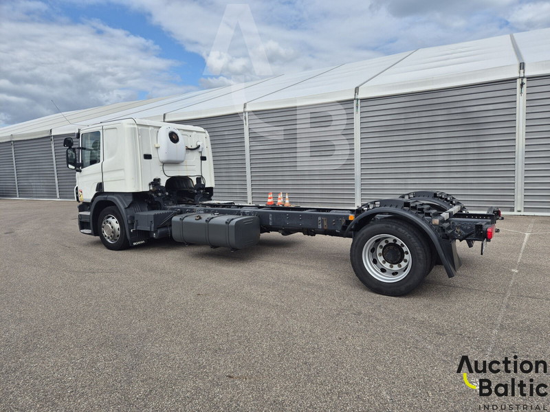 Scania P 450 - Camion şasiu: Foto 4 Scania P 450 - Camion şasiu: Foto 4