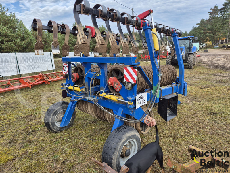 Servis Traktor KZK "Olvia-6A" - Compactor agricola: Foto 4 Servis Traktor KZK "Olvia-6A" - Compactor agricola: Foto 4