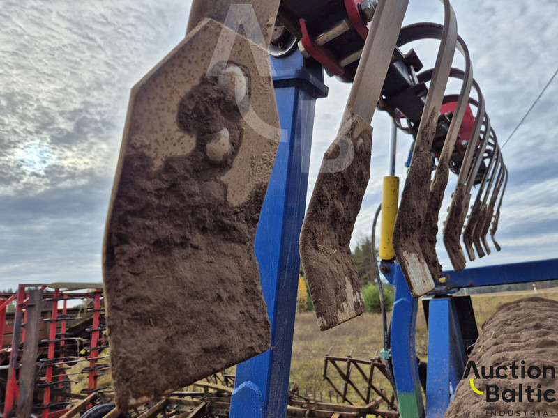 Servis Traktor KZK "Olvia-6A" - Compactor agricola: Foto 3 Servis Traktor KZK "Olvia-6A" - Compactor agricola: Foto 3